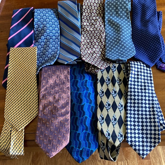 The bundle of 11 TIES ALL for $30 in excellent condition. - Picture 1 of 3
